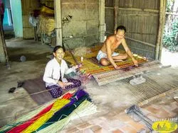 Atelier de tissage de nattes artisans locaux campagne Hoi An